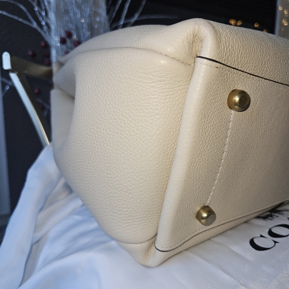 EUC Coach Lana Ivory And Gold Leather Tote Bag - Picture 10 of 16